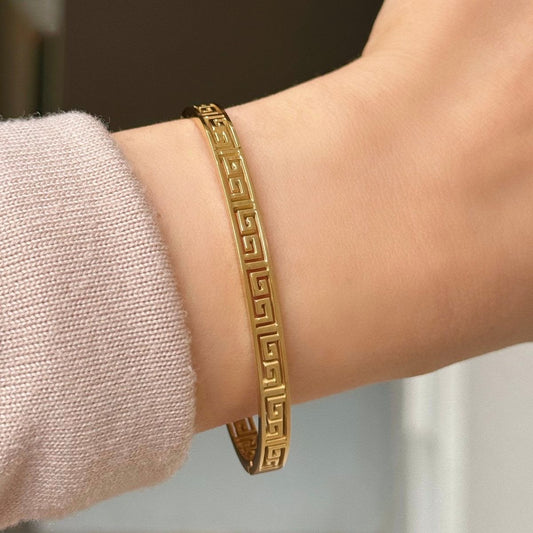 Roop Cuff